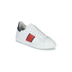 Buty Yurban LIEO. Białe trampki i tenisówki damskie Yurban, bez wzorów, bez zapięcia. Za 349,00 zł.