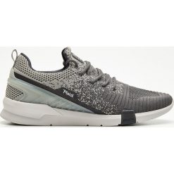 Lekkie sneakersy Ronin - Szary. Szare sneakersy męskie Cropp, bez zapięcia. Za 179,99 zł.