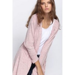 Jasnoróżowy Kardigan Basic Like. Szare kardigany damskie Born2be, l. Za 49,99 zł.