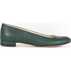 Klasyczne balerinki z ostrym noskiem - skóra naturalna - model 050 - kolor zielony. Zielone baleriny damskie Zapato, bez wzorów, ze skóry, klasyczne, bez obcasa. Za 299,00 zł.