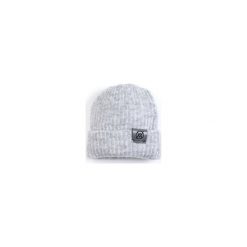 Czapka Fluffy Szara. Zielone czapki damskie marki Avantura, z aplikacjami, ze skóry. Za 59,00 zł.
