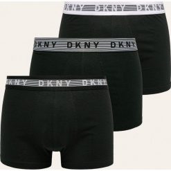 Dkny - Bokserki (3-pack). Czarne bokserki męskie DKNY, z nadrukiem, z elastanu. Za 169,90 zł.