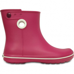 Kalosze "Jaunt Shorty" w kolorze różowym. Czerwone kalosze damskie marki Crocs, z materiału. W wyprzedaży za 85,95 zł.