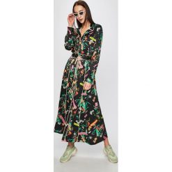 Pinko - Sukienka. Czarne sukienki damskie marki Pinko, na co dzień, bez wzorów, z elastanu, casualowe, z włoskim kołnierzykiem, bez rękawów, maxi, proste. Za 1699,00 zł.