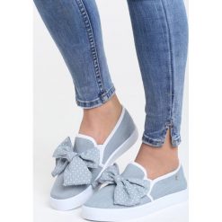 Niebieskie Slip On Trip to Mars. Niebieskie trampki i tenisówki damskie Born2be, bez wzorów, z tkaniny, bez zapięcia. Za 59,99 zł.