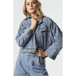 Jasnoniebieska Kurtka Kavanagh. Niebieskie kurtki damskie Born2be, s, z aplikacjami, z jeansu, rockowe, długie. Za 189,99 zł.