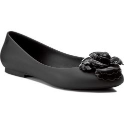 Baleriny MELISSA - Doll Fem Ad 32210 Black 01003. Czarne baleriny damskie Melissa, bez wzorów, z tworzywa sztucznego, bez obcasa. W wyprzedaży za 189,00 zł.