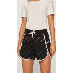 EA7 Emporio Armani - Szorty. Czarne szorty damskie EA7 Emporio Armani, s, bez wzorów, z elastanu, casualowe. W wyprzedaży za 299,90 zł.