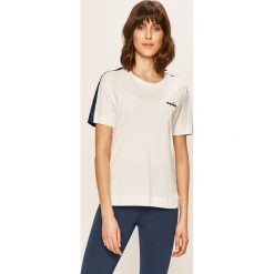 Diadora - T-shirt. Białe bluzki damskie Diadora, s, z aplikacjami, z bawełny, casualowe, z okrągłym kołnierzem, z krótkim rękawem. Za 79,90 zł.