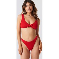 NA-KD Swimwear Smocked High Cut Bikini Panty - Red. Czerwone panty damskie NA-KD Swimwear, bez wzorów. Za 80,95 zł.