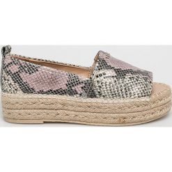Dkny - Espadryle. Brązowe espadryle damskie DKNY, bez wzorów, ze skóry, bez obcasa, na obcasie. W wyprzedaży za 399,90 zł.