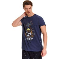T-shirt z nadrukiem. Niebieskie t-shirty męskie Top Secret, m, z nadrukiem, z bawełny, klasyczne, bez kołnierzyka, krótkie. W wyprzedaży za 29,99 zł.