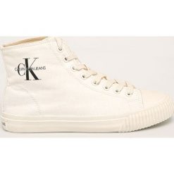 Calvin Klein Jeans - Trampki. Białe trampki i tenisówki damskie Calvin Klein Jeans, bez wzorów, z jeansu, na sznurówki. W wyprzedaży za 319,90 zł.