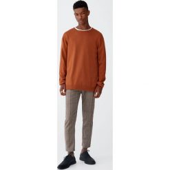 Sweter basic z okrągłym dekoltem. Szare swetry klasyczne męskie marki Pull&Bear, m, z okrągłym kołnierzem. Za 69,90 zł.