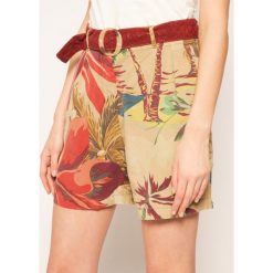 Szorty materiałowe Desigual Pearl Harbour 20SWPN18. Szorty damskie Desigual, s, bez wzorów, z lyocellu. Za 349,00 zł.
