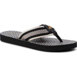 Japonki TORY BURCH - Gemini Link Thin Flip Flop 61715 Black/Gemini Link 889. Czarne klapki damskie Tory Burch, bez wzorów, ze skóry ekologicznej, bez obcasa. Za 339,00 zł.