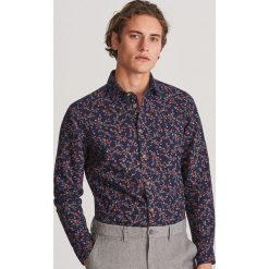 Koszula slim fit w drobne kwiaty - Granatowy. Niebieskie koszule męskie Reserved, s, w kwiaty, bez kołnierzyka, bez rękawów. Za 119,99 zł.