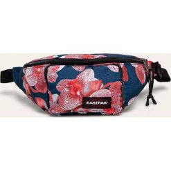 Eastpak - Nerka. Czerwone nerki damskie Eastpak, w paski, z poliesteru, małe, bez dodatków. Za 99,90 zł.