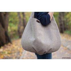 WIELKA beżowa - skóra naturalna/tkanina. Brązowe torebki klasyczne damskie marki Pakamera, bez wzorów, ze skóry, na ramię, duże, bez dodatków. Za 209,00 zł.