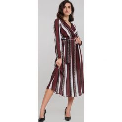 Bordowa Sukienka Vinings. Czerwone sukienki damskie Renee, s, w paski, ze skóry, wizytowe, bez kołnierzyka, bez rękawów, długie, midi, kopertowe. Za 129,99 zł.