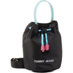 Torebka TOMMY JEANS - Tjw Natutical Mix Sm Bucket Nyl AW0AW08052 0F5. Czarne torebki klasyczne damskie Tommy Jeans, bez wzorów, z jeansu, klasyczne, bez dodatków. Za 359,00 zł.