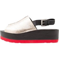 Rzymianki damskie: Élysèss Sandały na platformie platino/black/white/red