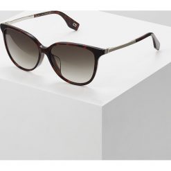 Marc Jacobs Okulary przeciwsłoneczne dkhavana. Pomarańczowe okulary przeciwsłoneczne damskie marki Marc Jacobs. Za 569,00 zł.