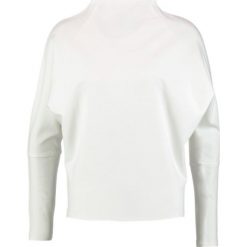 Swetry klasyczne damskie: one more story Sweter offwhite