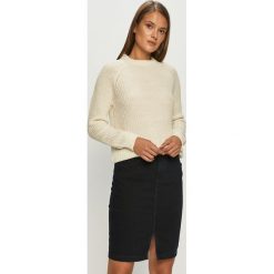 Vero Moda - Sweter. Żółte swetry damskie Vero Moda, s, bez wzorów, z dzianiny, z długim rękawem, długie, bez kaptura. Za 69,90 zł.