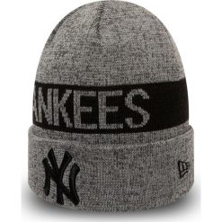 New Era - Czapka. Szare czapki damskie New Era, bez wzorów, z dzianiny. W wyprzedaży za 89,90 zł.