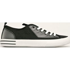 Guess Jeans - Tenisówki. Czarne trampki męskie Guess Jeans, z aplikacjami, z jeansu, na sznurówki. W wyprzedaży za 299,90 zł.