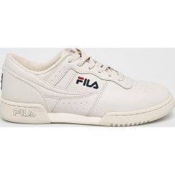 Fila - Buty. Białe halówki męskie marki Fila, z materiału, na sznurówki. W wyprzedaży za 239,90 zł.