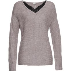 Sweter z koronką bonprix jasnoszary melanż. Szare swetry damskie bonprix, w koronkowe wzory, z koronki, eleganckie, bez rękawów, bez kaptura. Za 69,99 zł.