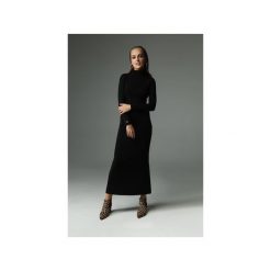 SUKIENKA WILLOW - CZARNA. Czarne sukienki damskie marki Madnezz, s, z aplikacjami, z elastanu, klasyczne, z golfem, bez rękawów, dopasowane. Za 239,00 zł.