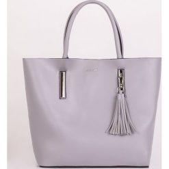 Minimalistyczna torba typu shopper. Szare torby damskie na zakupy Monnari, bez wzorów, wizytowe, małe, bez dodatków. W wyprzedaży za 79,60 zł.
