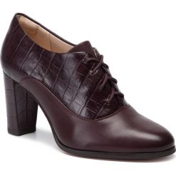 Półbuty CLARKS - Kaylin Ida 261463704 Burgundy Combi. Czerwone półbuty damskie Clarks, bez wzorów, ze skóry, eleganckie, bez obcasa, na obcasie, bez zapięcia. W wyprzedaży za 329,00 zł.
