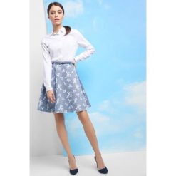 Rozkloszowana spódnica z paskiem. Niebieskie spódniczki damskie Orsay, w kwiaty, z elastanu, eleganckie, rozkloszowane. W wyprzedaży za 70,00 zł.