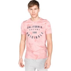 Jack & Jones Fun Koszulka Różowy. Różowe podkoszulki męskie Jack & Jones, l, z nadrukiem, z bawełny, bez kołnierzyka, krótkie. Za 80,95 zł.
