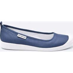 Calvin Klein Jeans - Tenisówki. Niebieskie tenisówki damskie marki Calvin Klein Jeans, z jeansu. W wyprzedaży za 279,90 zł.