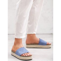 Niebieskie Klapki Smell Of Summer. Niebieskie klapki damskie Born2be, bez wzorów, bez obcasa, na płaskiej podeszwie. Za 59,99 zł.