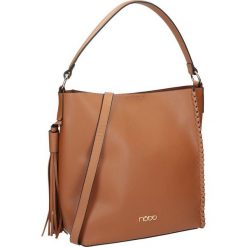 Torebka damska shopper A4 NOBO 0180 brązowa - brązowy. Pomarańczowe torby damskie na zakupy Nobo, w paski, ze skóry ekologicznej, zdobione, z breloczkiem. Za 159,00 zł.