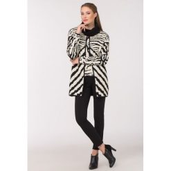 Swetry rozpinane damskie: Sweter z nieregularnym wzorem