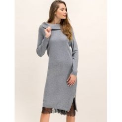 Sukienka dzianinowa TwinSet 192TT3091. Szare sukienki damskie Twinset, s, bez wzorów, z wiskozy, bez kołnierzyka, bez rękawów. W wyprzedaży za 699,00 zł.