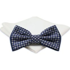 Niebiesko-Szara Mucha z Białą Poszetką -CHATTIER- Męska, Wzór Geometryczny MUCH0464. Szare muszki męskie Chattier, w paski, eleganckie. Za 44,00 zł.