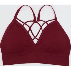Top z ozdobnym tyłem - Bordowy. Czerwone topy damskie Sinsay, s, bez wzorów, bez kołnierzyka. Za 24,99 zł.