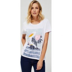 T-shirt z nadrukiem. Niebieskie bluzki damskie Moodo, xl, z nadrukiem, z elastanu, klasyczne, z okrągłym kołnierzem. Za 34,99 zł.
