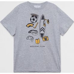 Mango Kids - T-shirt dziecięcy Flap 110-152 cm. Szare t-shirty chłopięce Mango Kids, z nadrukiem, z elastanu, bez rękawów. Za 45,90 zł.