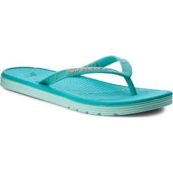 Japonki NEW BALANCE - W6076GGN Niebieski. Niebieskie klapki damskie New Balance, bez wzorów, z tworzywa sztucznego, bez obcasa. W wyprzedaży za 49,99 zł.