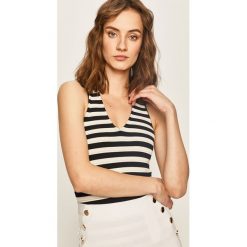 Guess Jeans - Top. Białe bluzki damskie Guess Jeans, s, z aplikacjami, z wiskozy, bez kołnierzyka. Za 279,90 zł.