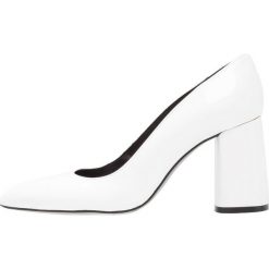 Buty ślubne damskie: L'INTERVALLE GIULIANA Czółenka white